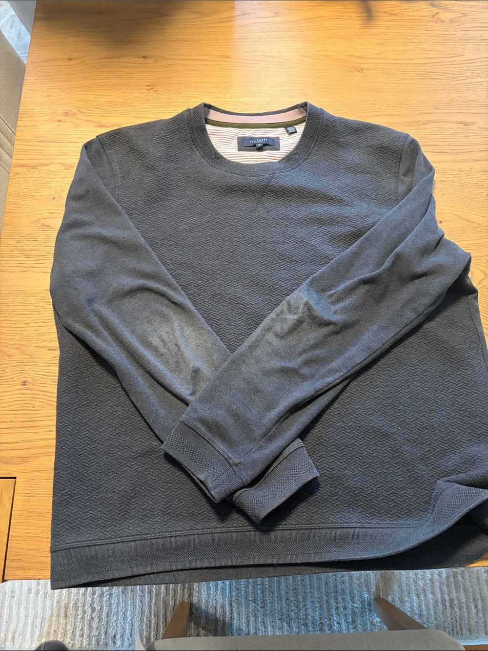 Ted Baker Crew Neck size 6 Fits like Large